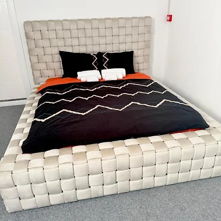 9 Curte Parcare Privata Centru *