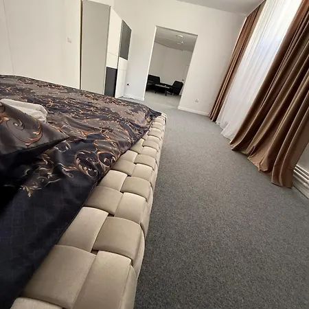 9 Curte Parcare Privata Centru