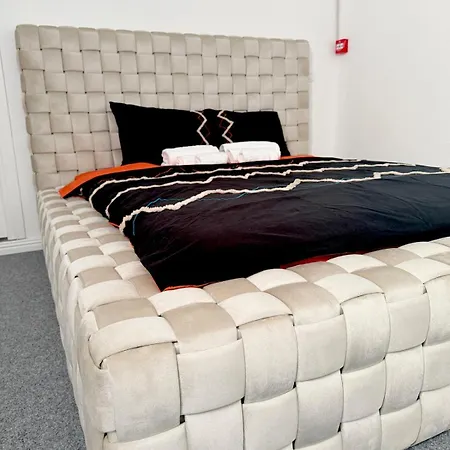 Apartment 9 Curte Parcare Privata Centru