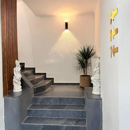 9 Curte Parcare Privata Centru