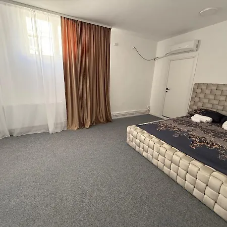 9 Curte Parcare Privata Centru Apartment Craiova
